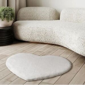 Mon Chateau Faux Fur Shaped Rug, heart,  nwt